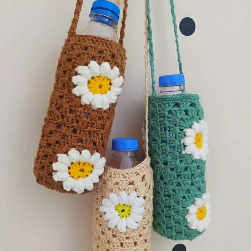 Handknitted Cup Holder